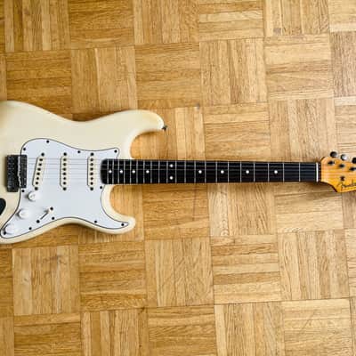 Fender JV Stratocaster | ST62-85 | MIJ 1982 | Red Bobbin PUs image 6
