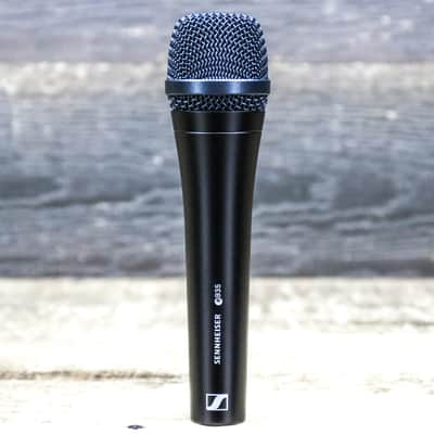 Sennheiser e 935 Shock-Mounted Capsule Dynamic Cardioid Vocal Microphone
