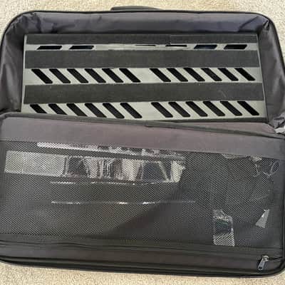 Gator GPB-BAK-1 Large Aluminum Pedalboard with Carry Bag 2010s - Black (23.75x10.6) image 3