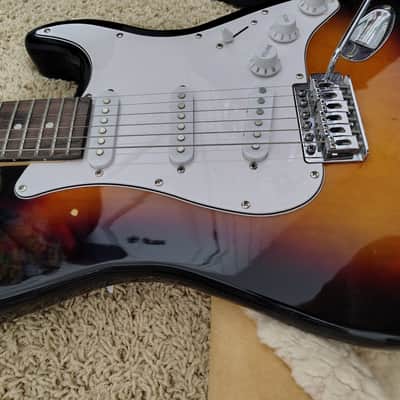 Squier Affinity Series Stratocaster with Rosewood Fretboard and RockJam Neck 2016 - 2018 - 2-Color Sunburst image 3