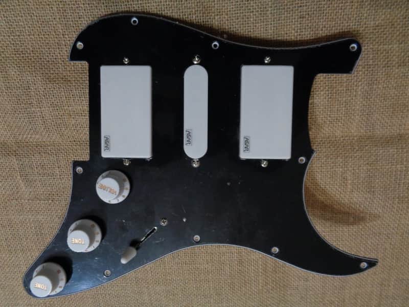 Handmade pre-wired Strat HSH pickguard, multiconfigurable, with HB split and Treble Bleed image 1