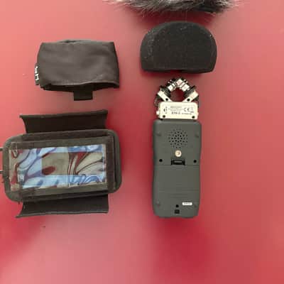Zoom H5 Handy Recorder 2010s - Black image 2