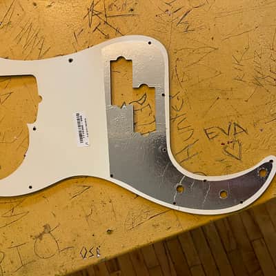 Fender American Professional II Precision Bass Brown Shell pickguard image 2