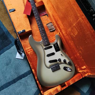 Fender 70th Anniversary Stratocaster Hardtail 2024 - Antigua Burst image 2
