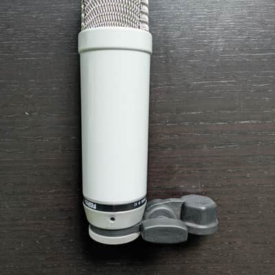 RODE NT1 Large Diaphragm Cardioid Condenser Microphone 1996 - 2002 - White image 2
