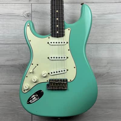 FENDER Custom Shop '62/'63 Stratocaster Left Hand Journeyman, Aged Sea Foam Green image 3