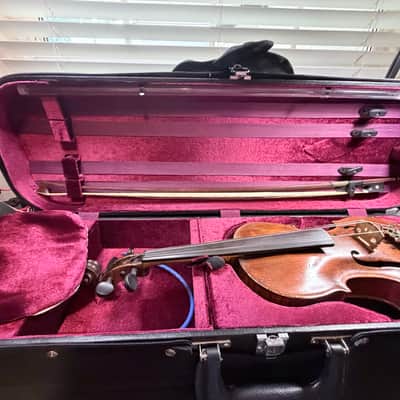 Antique Jacobus Stainer-Style Full-Size Violin – 1635 Label, Bow & Case Antique Jacobus Stainer-Style Full-Size Violin – 1635 Label, Bow & Case Unknown  - warm amber-brown finish, attractive figured maple back and sides image 11