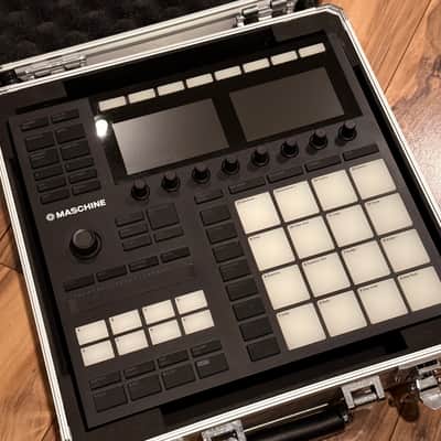 Native Instruments Maschine MKIII w/ Odyssey hard case image 1