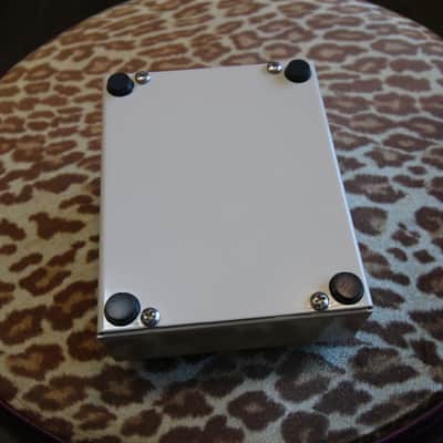 Kingsley Page Tube Boost V2 2010s - White image 8