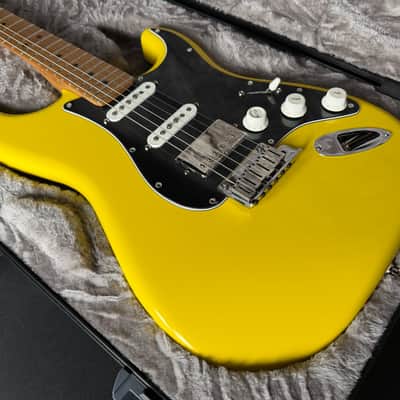 Fender Limited Edition American Ultra II Stratocaster HSS - Graffiti Yellow image 3