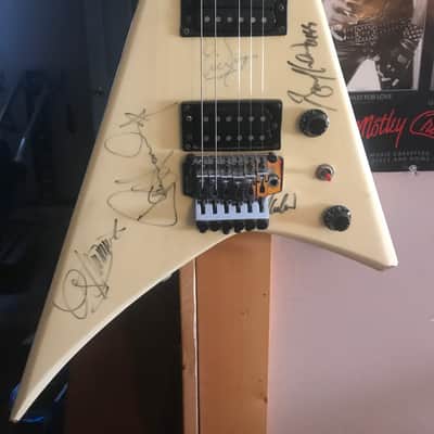 Kramer V 1980’s  White signed by kiss image 5