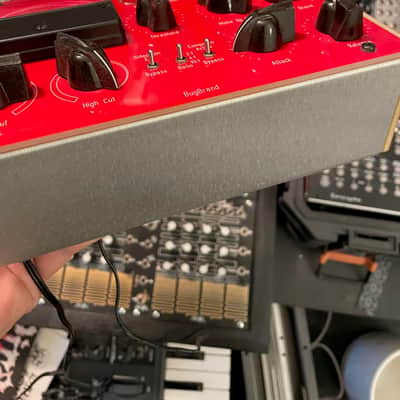 Bugbrand Stereo Compress 2022 - Red image 5
