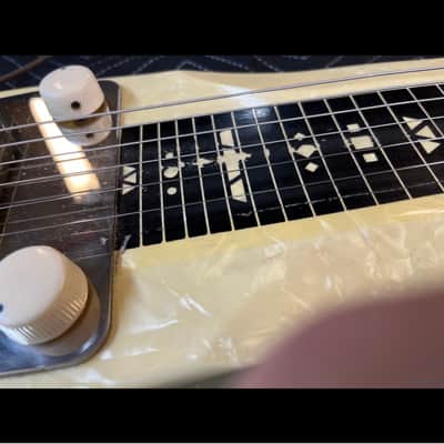 Supro Comet Lapsteel 1950s w/Rowe Stringtone - Pearloid image 12