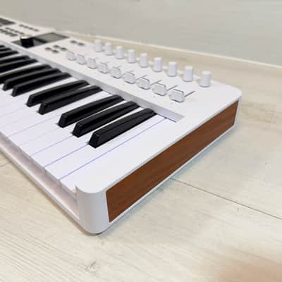 Arturia KeyLab Essential 49 MK3 USB MIDI Controller Keyboard White 2023 image 8