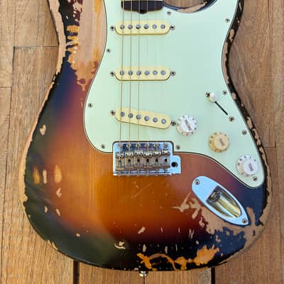 Fender Mike McCready Signature Stratocaster 2023 - Present - 3-Color Sunburst Relic image 2