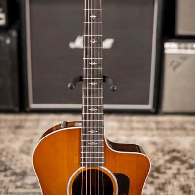 Taylor 214ce-K DLX Special Edition Grand Auditorium Acoustic/Electric Guitar - Honeyburst with Hardshell Case image 4