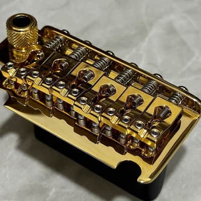 Ibanez Tremolo T1502 bridge 6 String in Gold image 3