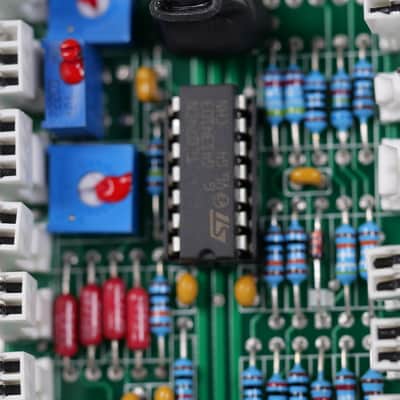 Synthesizers.com Q106 Oscillator Module 2012 - Black image 4