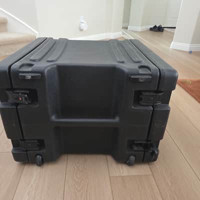 SKB 8U Roto-Molded Rolling Rack Road Case image 6