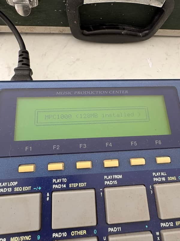 akai mpc 1000 blue 128mb jjos サンプラー AKAI Professional MPC1000 Sampler Sequencer Effector Blue MPC 1000