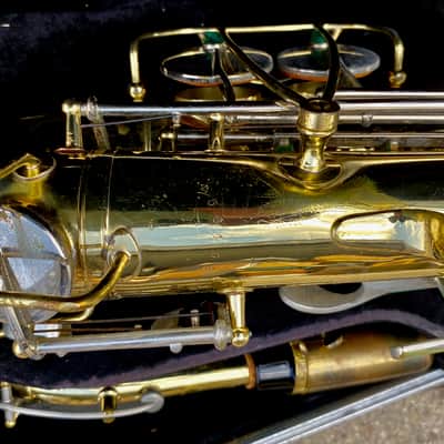 Bundy Alto Saxophone Red Label #456498 w/ Green Case USA image 8