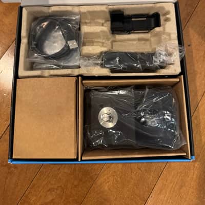 Sennheiser XSW-D Pedalboard Set (Digital Band; 2.4 GHz) Digital Wireless Instrument System with 1/4" Transmitter and Pedalboard Receiver 2019 - Present - Black image 2