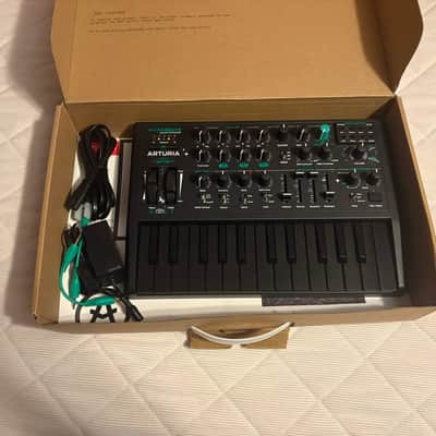 Arturia Microbrute 25-Key Synthesizer 2025 - UFO Black / Green image 4