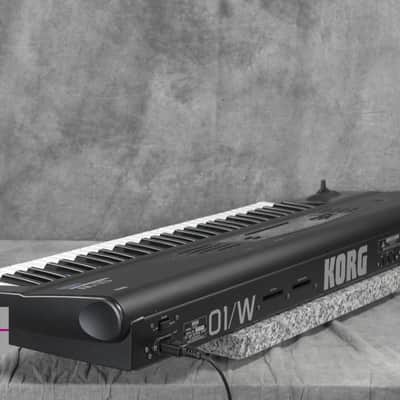 KORG 01/W Music Workstation synthesizer in Good condition. image 13