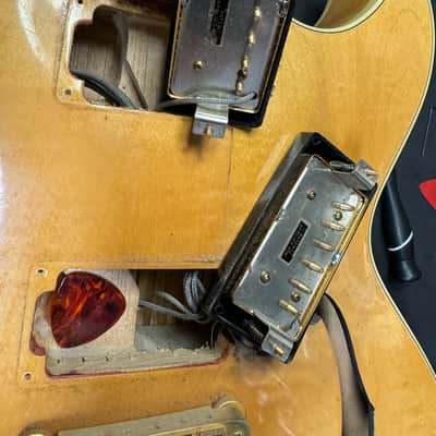 Gibson ES-135 2002 - Gold Hardware Natural image 25