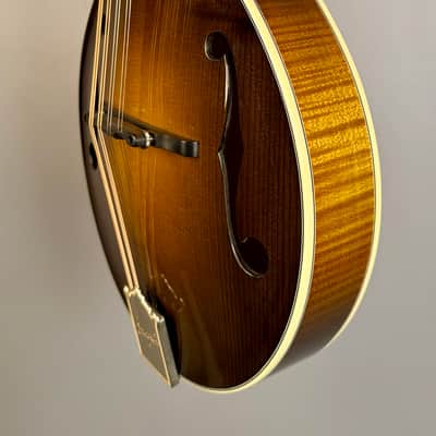 Bourgeois M5A Mandolin - Sunburst image 9