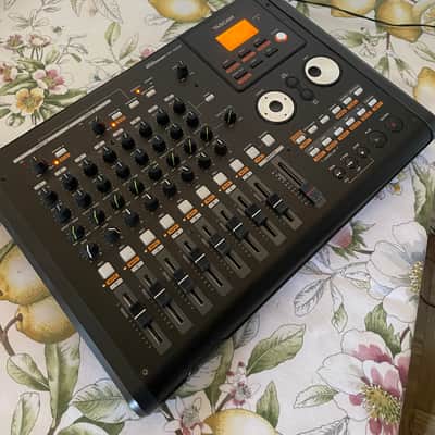 TASCAM Digital Portastudio DP 02 CF - Black image 1