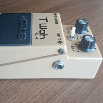 Boss TW-1 T Wah (Black Label) 1977 - 1989 - Yellow image 3