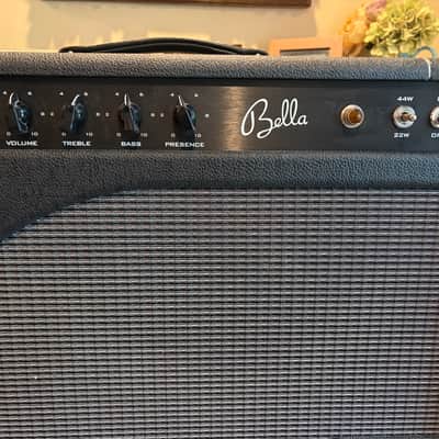 Suhr Bella 44-Watt 1x12" Guitar Combo 2015 - Present - Black with Tolex Panel image 2
