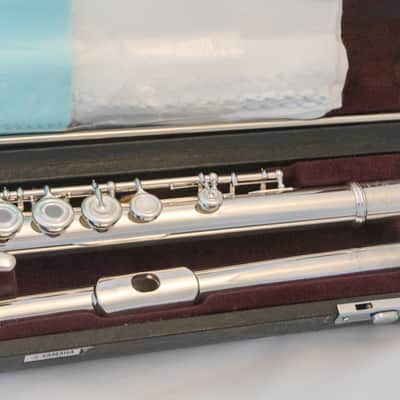 Yamaha YFL-584H (YFL-587H) Professional Flute All Silver Open-hole *Made in Japan *Cleaned & Serviced image 2