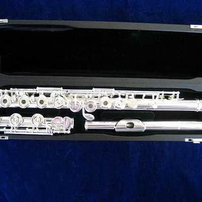 Mint Open Box Pearl PF-665RBE Open-Hole Flute, Silver Head; with Case image 9