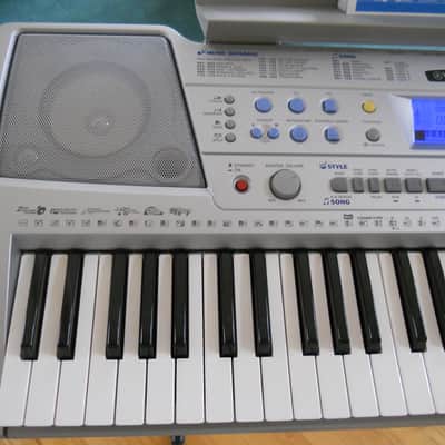 Yamaha Model PSR-290 Portatone Electronic Keyboard/Piano - image 4