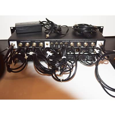 Shure SLX4 H5 4-Channel Wireless Microphone System – Complete Package with UA844, Antennas & Handhelds image 4