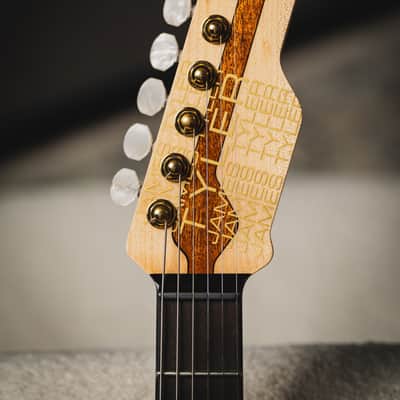 James Tyler Japan Studio Elite Deluxe HSS QMT-Tobacco Sunburst w