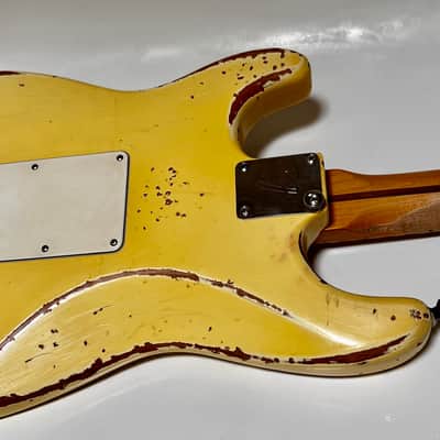 Fender Yngwie Malmsteen  Signature Stratocaster with Maple Fretboard 1987 - 1997 - Vintage White image 11