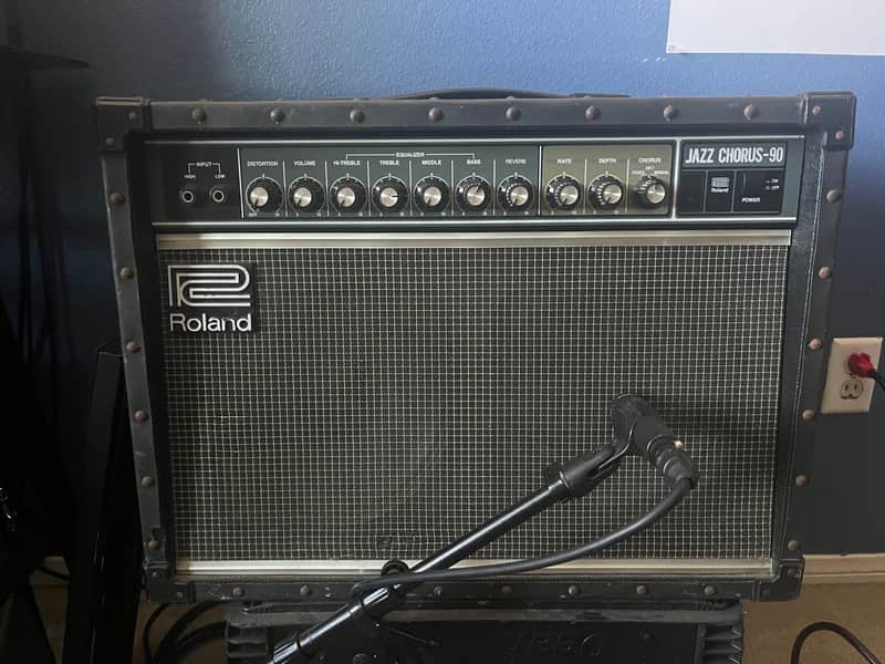 Roland JC-90 Jazz Chorus: $532 - Save 40% off average price!