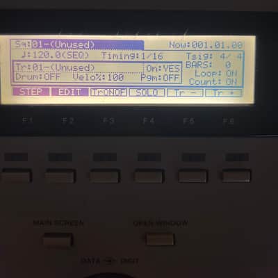 Akai MPC2000 MIDI Production Center 1997 - 2001 - Grey image 2