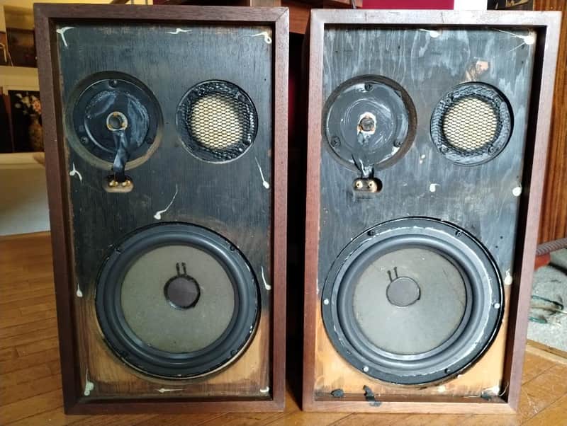 Acoustic Research AR2AX speakers in very good condition- 1970's image 1