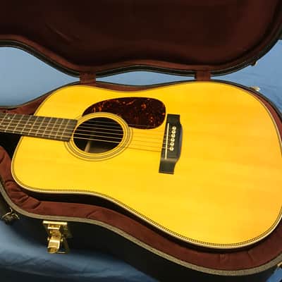 Martin HD28V 2016 Blonde/Brown image 1