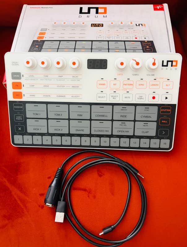 IK Multimedia UNO Drum Analog/PCM Drum Machine