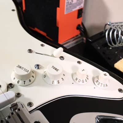 2007 Fender Roland Synth USA American Guitar image 18