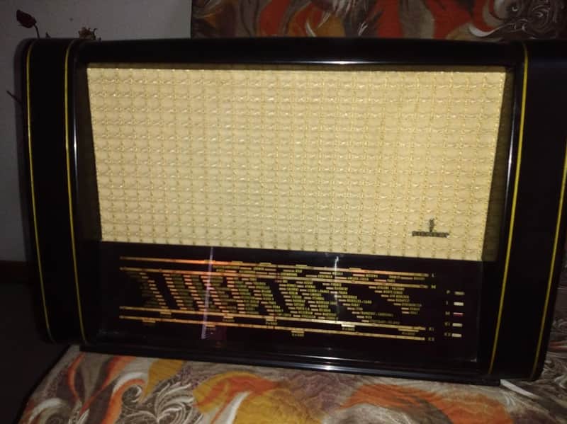 Siemens Spezialsuper 52 1952 Brown image 1