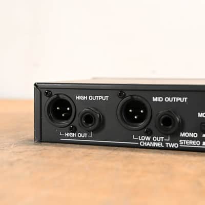 ART 310 Stereo 2-Way/Mono 3-Way Crossover CG01VKD image 10