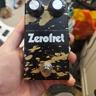 Zero fret Bass fuzz 2020s - Black and gold image 1