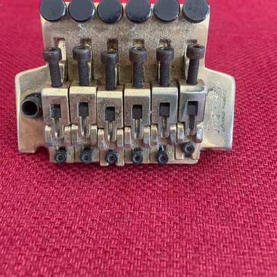 Graph Tech PS-0080-G0 LB63 Floyd Rose-Style Locking Bridge with String Saver Saddles 2010s - Gold image 1