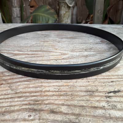Ludwig 22" Black Oyster Pearl Basss Drum Hoop - Original Inlay image 3